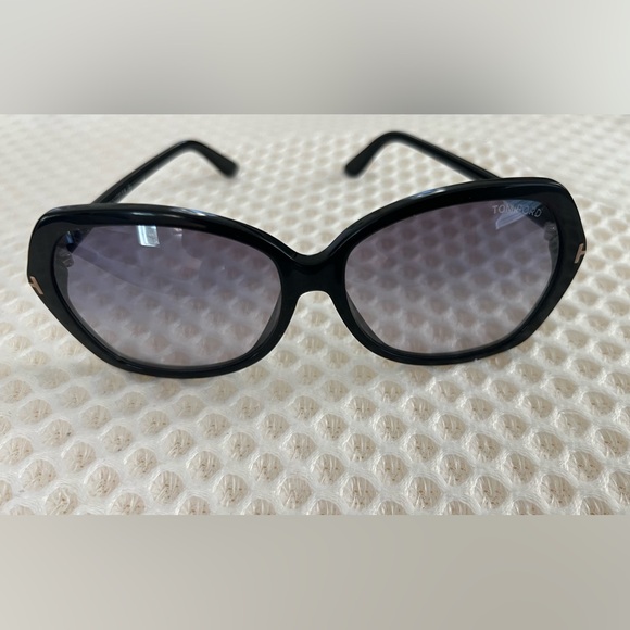 Tom Ford Black Oversized Sunglasses - Picture 1 of 5